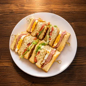 Deluxe Club Sandwich / คลับแซนด์วิช