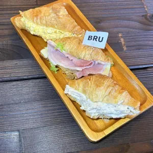 Deluxe Mini Croissant Trio