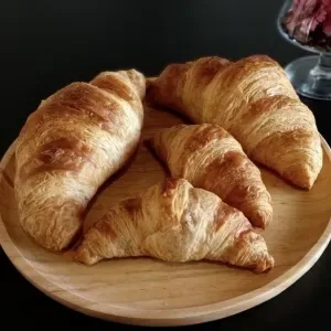 Large Butter Croissant