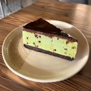 Mint Chocolate Cheesecake / มินต์ช็อกโกแลตชีสเค้ก Mint Chocolate Cheesecake / มินต์ช็อกโกแลตชีสเค้ก